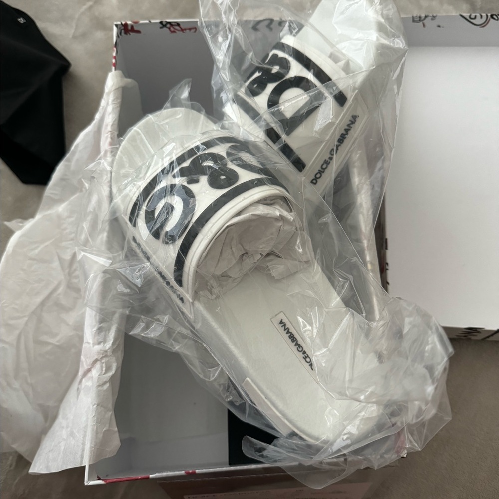 Dolce and Gabbana Gomma pool slides